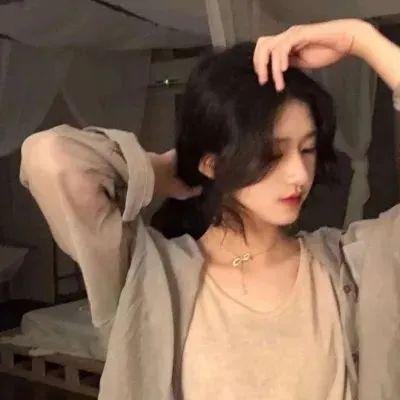 埃莱扎·施莱辛格：战妆